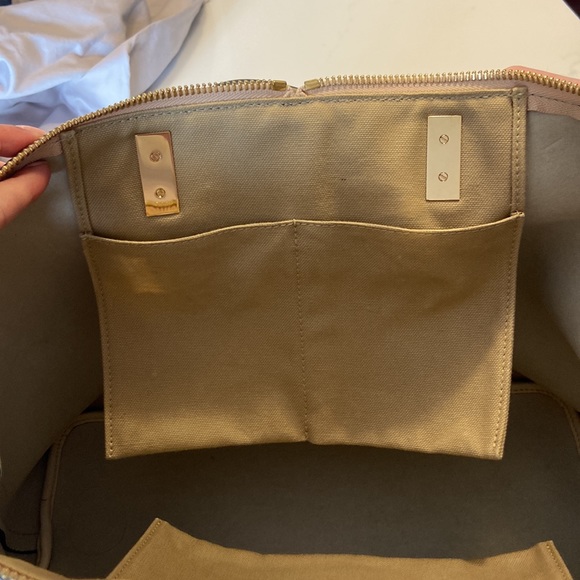 CHLOE Baylee Two-Tone Tote Bag - Picture 8 of 13